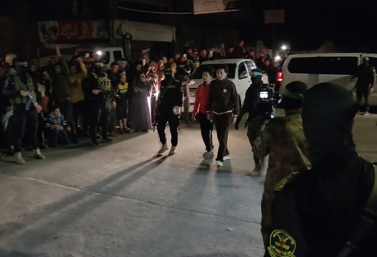 30 Filistinli kadın ve çocuk ve Gazze'deki 10 İsrailli esir serbest bırakıldı: