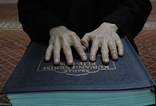 Görme engelliler için Kur'an cüzü hazırladı - YENİ ASYA