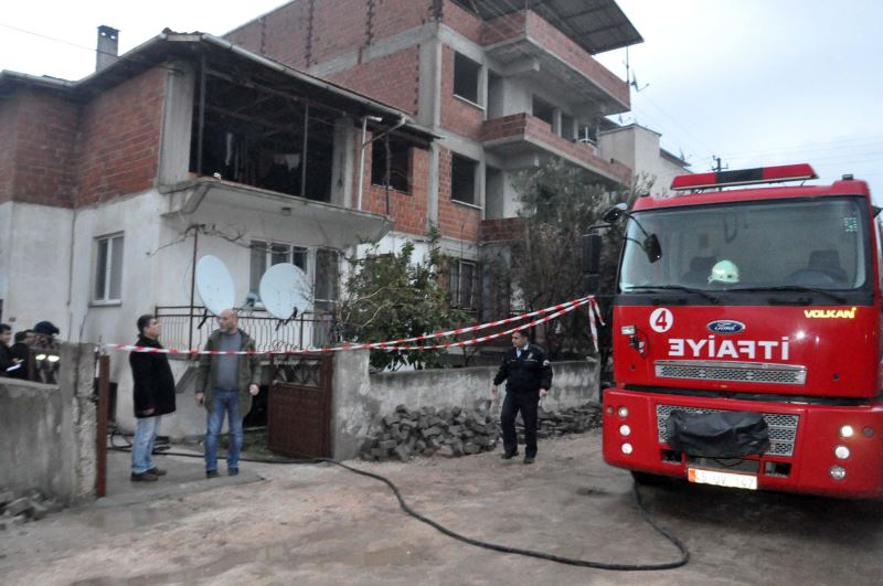 15 aylık bebek yangında can verdi YENİ ASYA