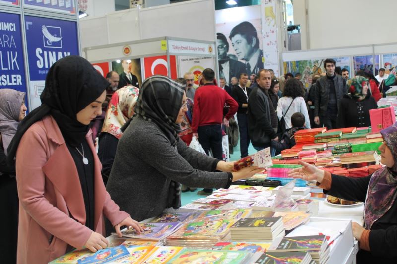 İmza programına büyük ilgi - YENİ ASYA