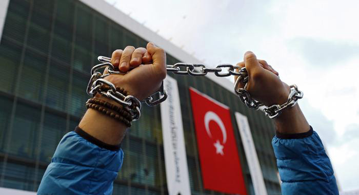 En fazla tutuklu gazeteci Türkiye'de - YENİ ASYA