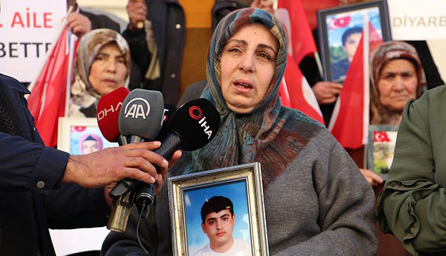 Bir aile daha Diyarbakır annelerinin oturma eylemine katıldı