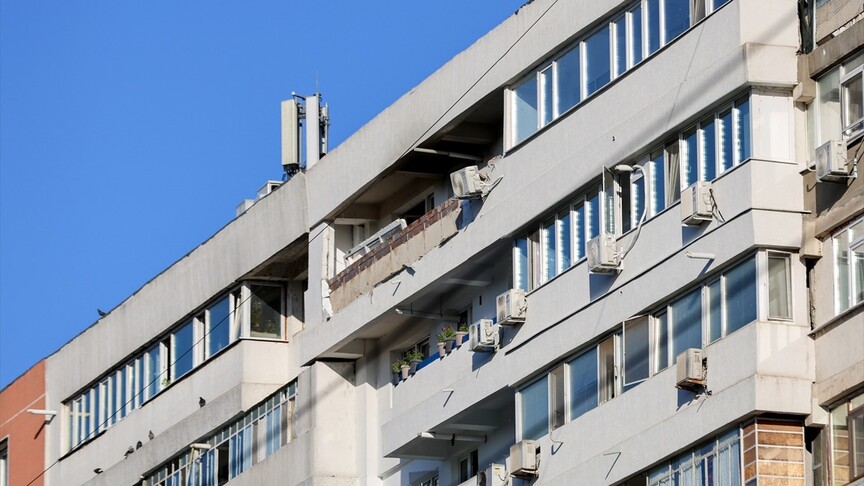 Romanya'da bir apartmana Rus İHA'sı düştü: 2 kişi yaralandı