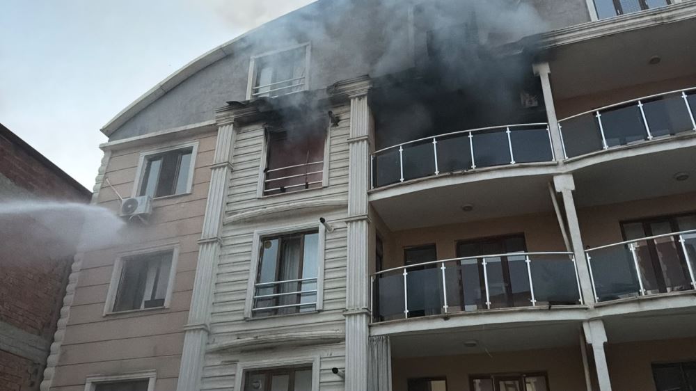 Iğdır’da mikrodalga fırın patladı, yangın çıktı
